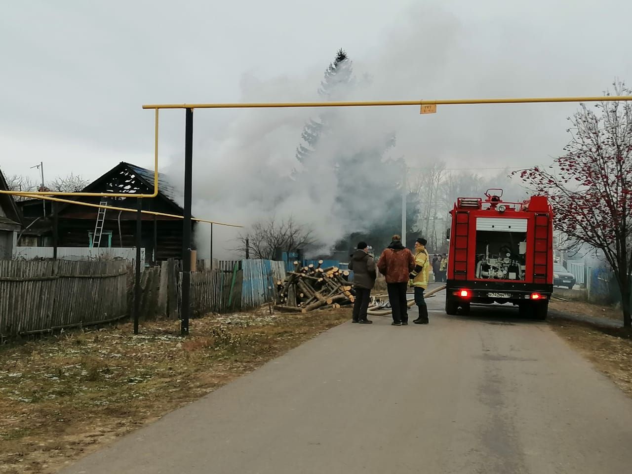 Сегодня в Рыбной Слободе загорелся двухквартирный дом