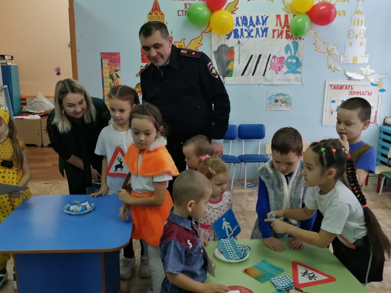 Родители, при перевозке детей помните о необходимости применения ремней безопасности и детских удерживающих устройств