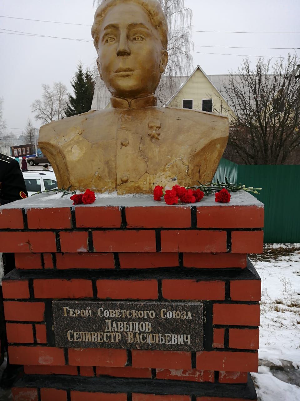 Сегодня рыбнослободцы собрались возле Аллеи героев и почтили память своих соотечественников(фоторепортаж)