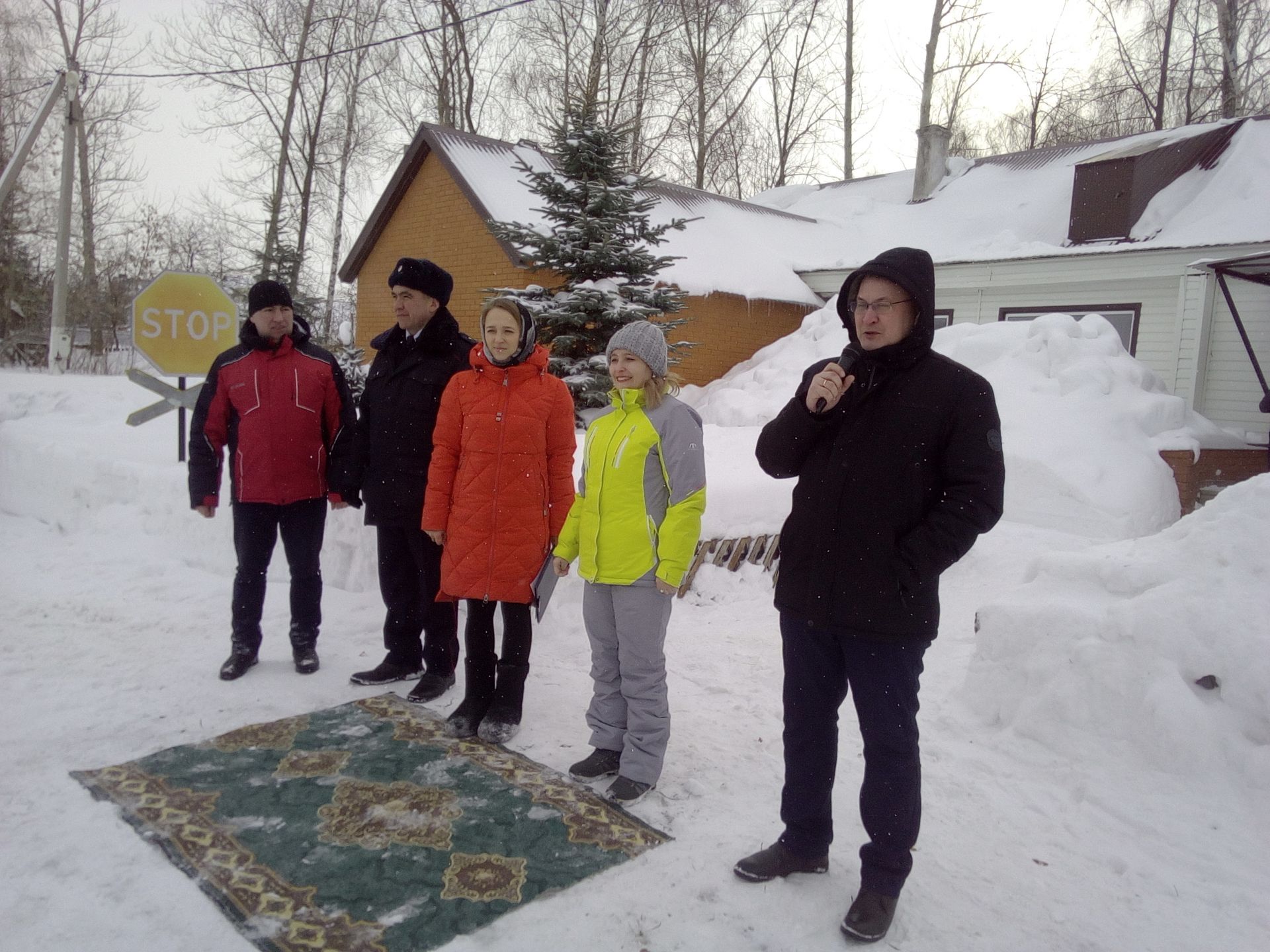 Самыми ловкими и сильными в соревнованиях в  оказались работники МЧС