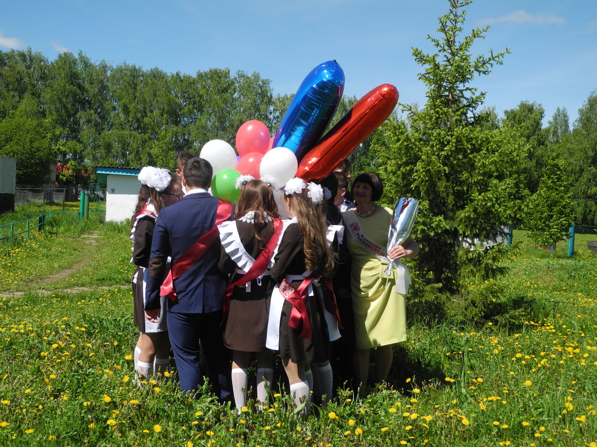 Выпускники  Кутлу-Букашской школы 2019 года  прославили школу своими достижениями