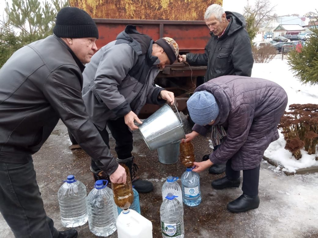 "Святой водой умываемся и меньше болеем" - говорят рыбнослободцы