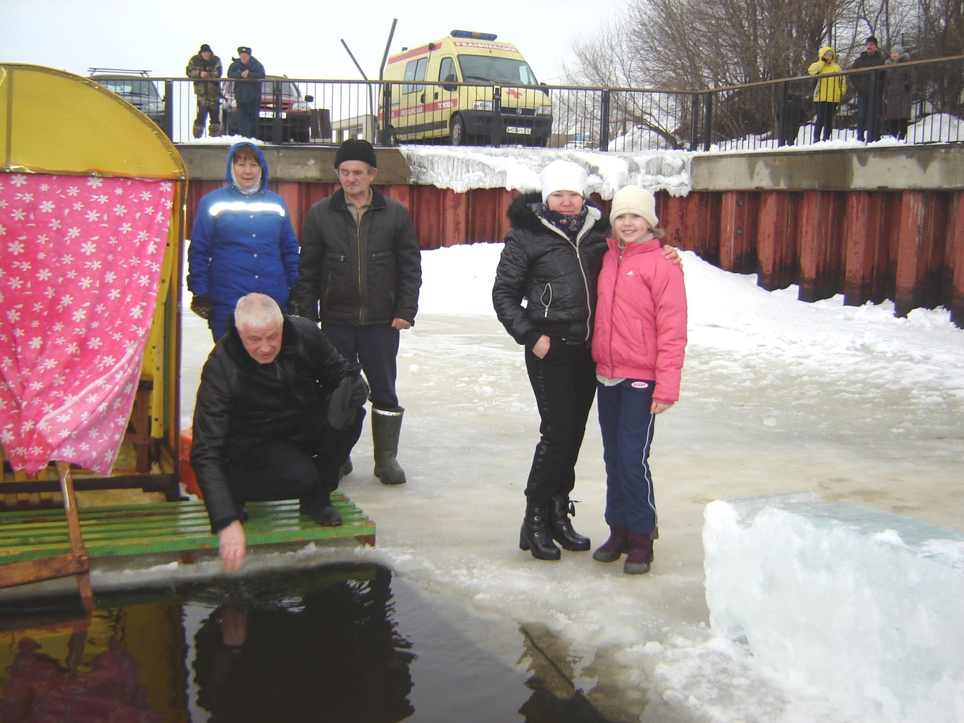 Сегодня рыбнослободцы запаслись святой водой