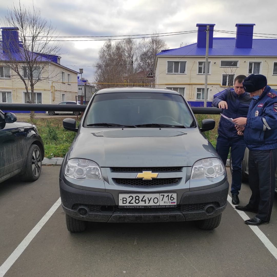 Инспекторы ОГИБДД Рыбно-Слободского района проверили служебные автомобили госслужащих