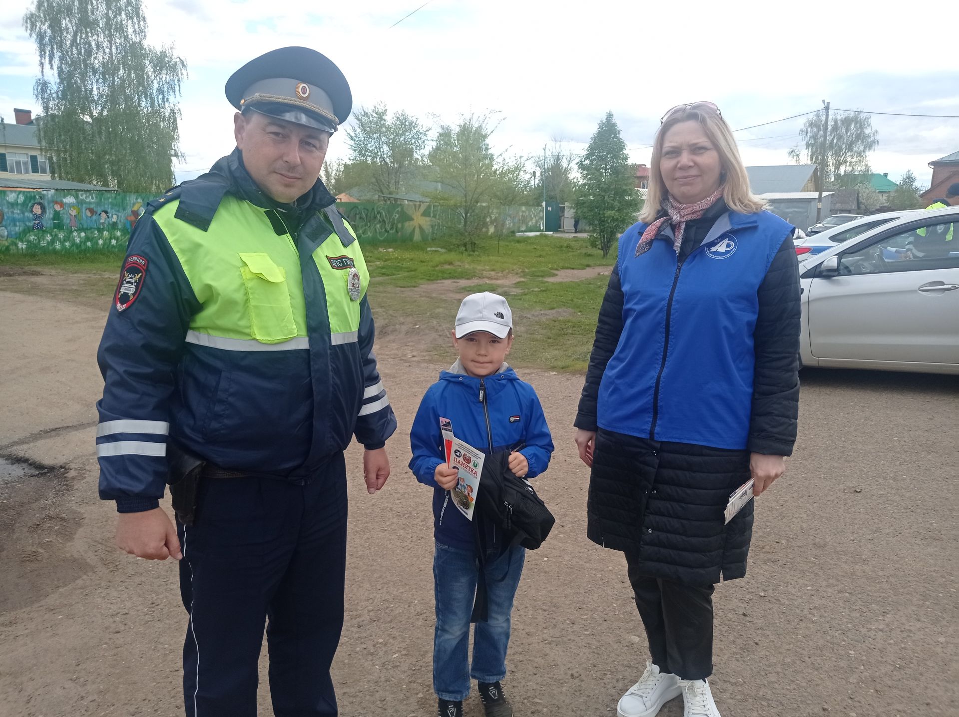 В Рыбно - Слободском районе сотрудники ОГИБДД провели акцию «Стань заметнее!