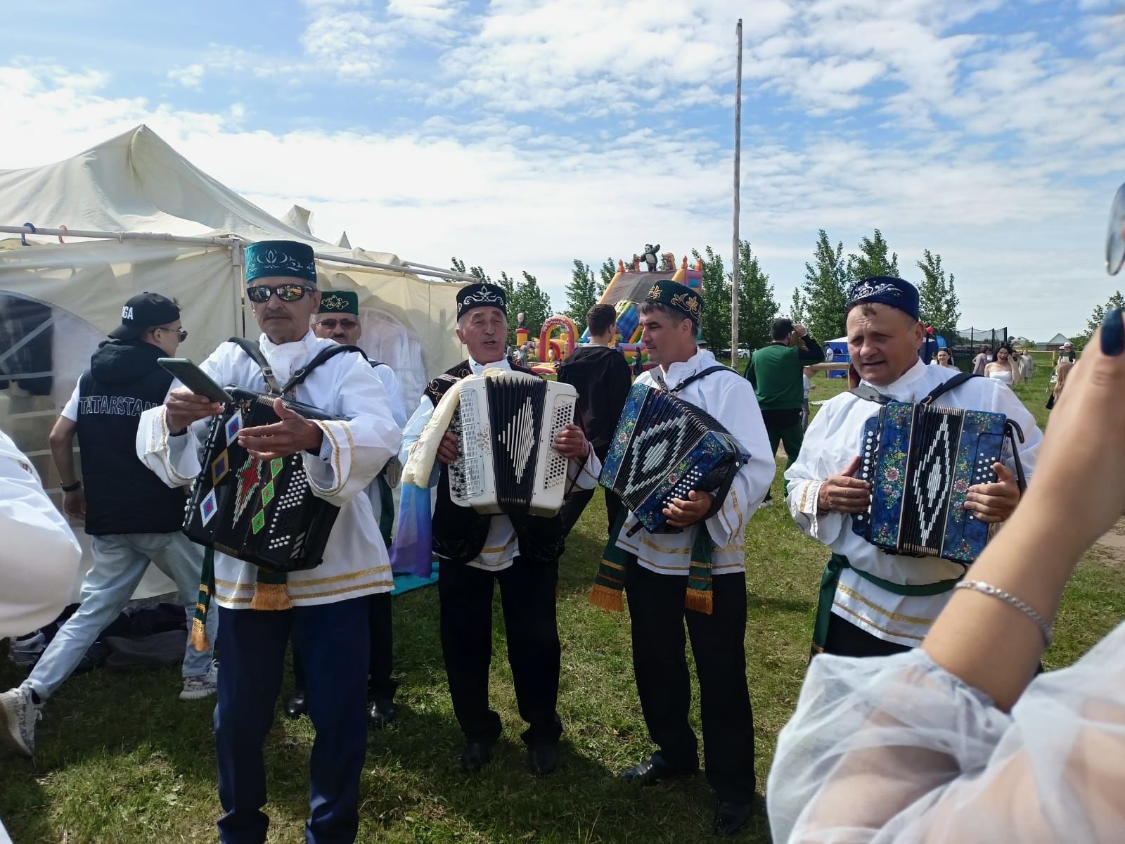 В Рыбной Слободе идет праздник Сабантуй