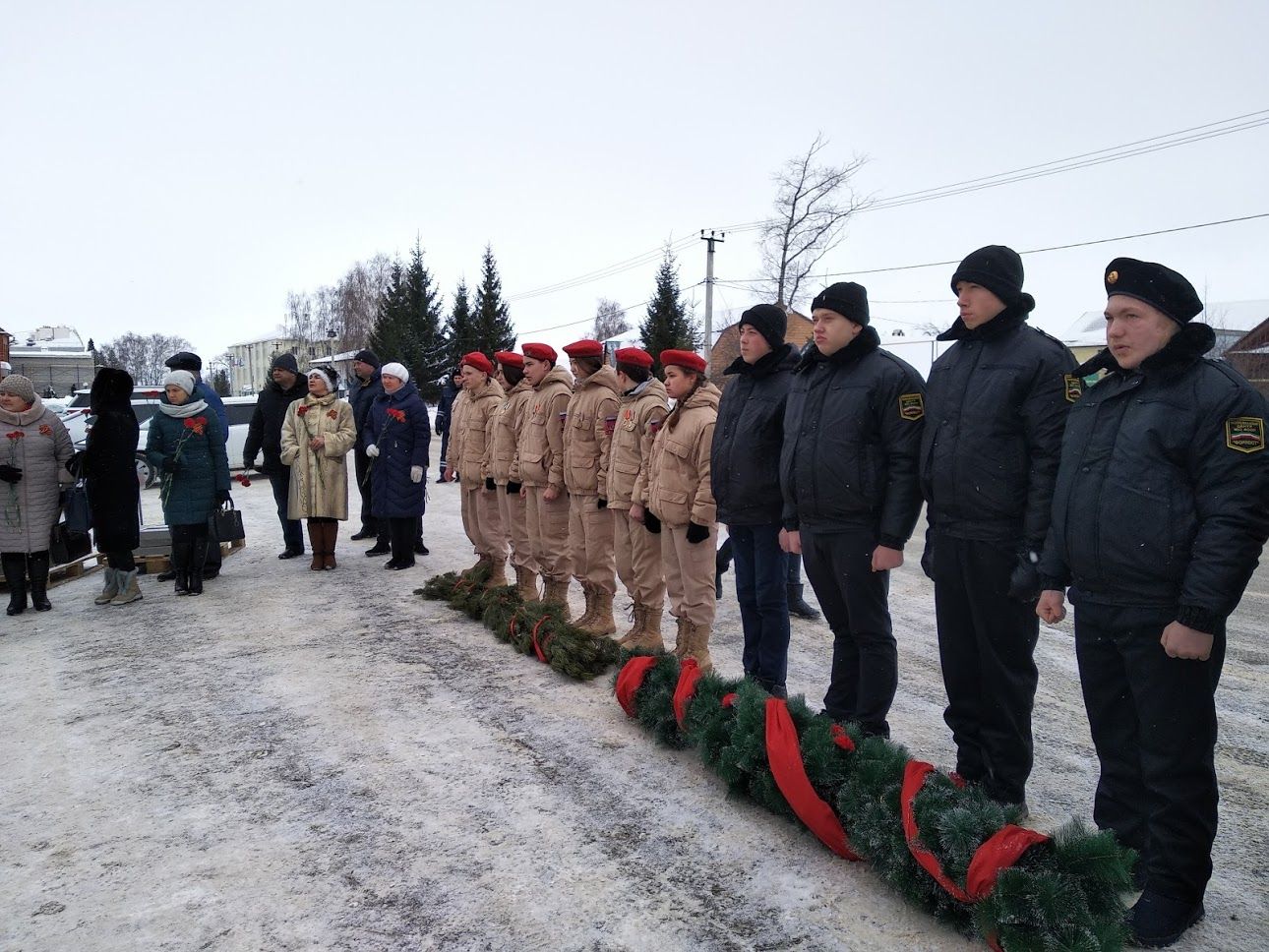 Прошел митинг по случаю возложения венков памяти погибших афганцев