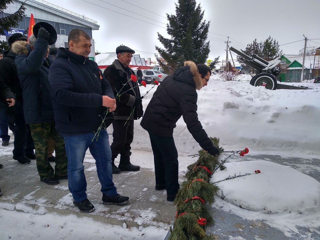 Прошел митинг по случаю возложения венков памяти погибших афганцев