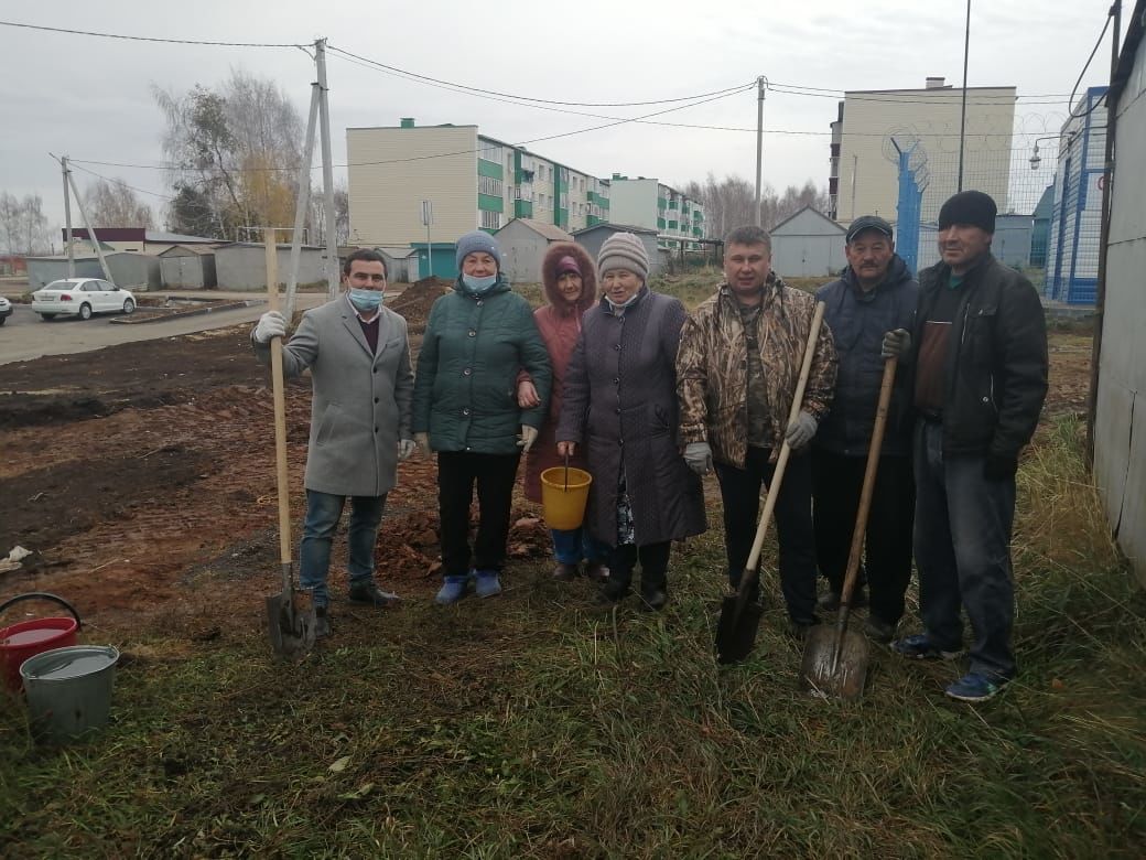 В Рыбной Слободе высадили 20 саженцев липы