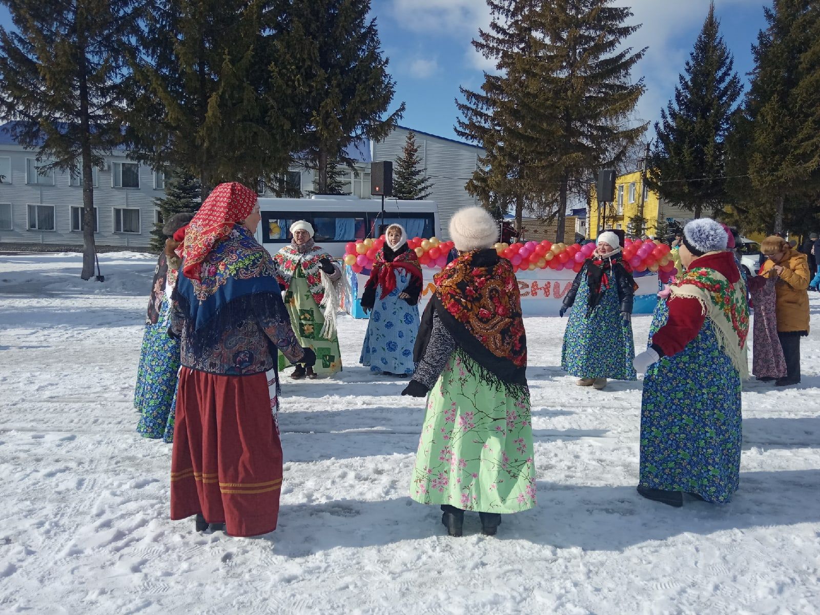 Балыкбистәлеләр  “Май чабу” бәйрәменә җыелдылар