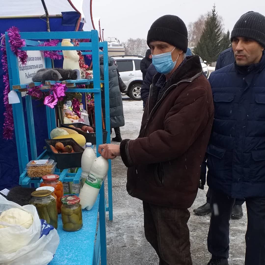 В Рыбной Слободе прошла сельскохозяйственная ярмарка и благотворительная акция "Белый цветок"