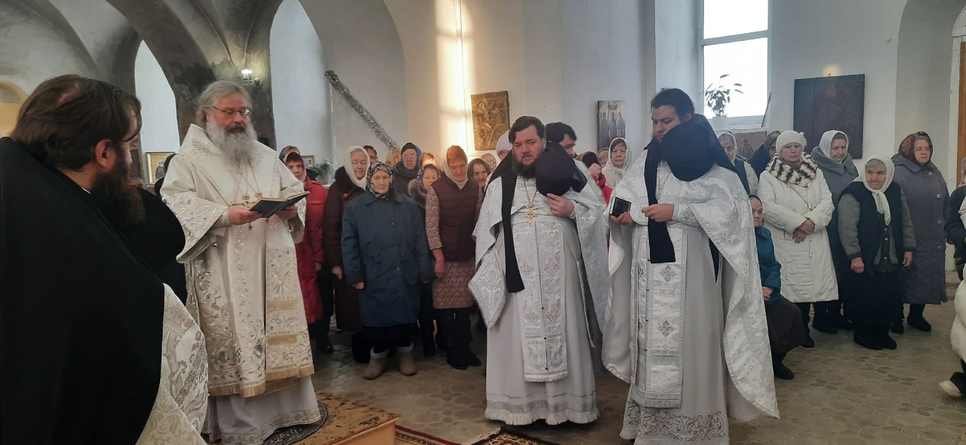 В Рыбно-Слободском районе богослужение в Крещенский сочельник провел Митрополит Казанский и Татарстанский Кирилл