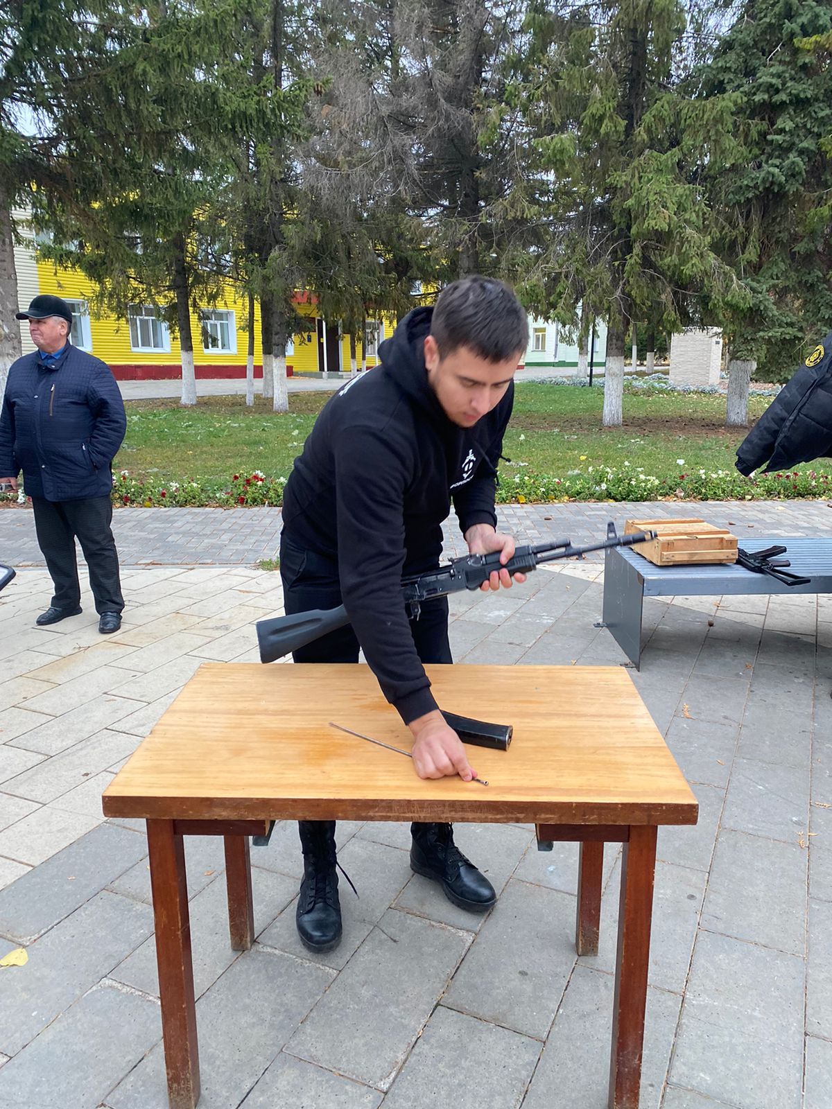 В Рыбно-Слободском районе стартовала акция в поддержку службы по контракту - "Все свои".