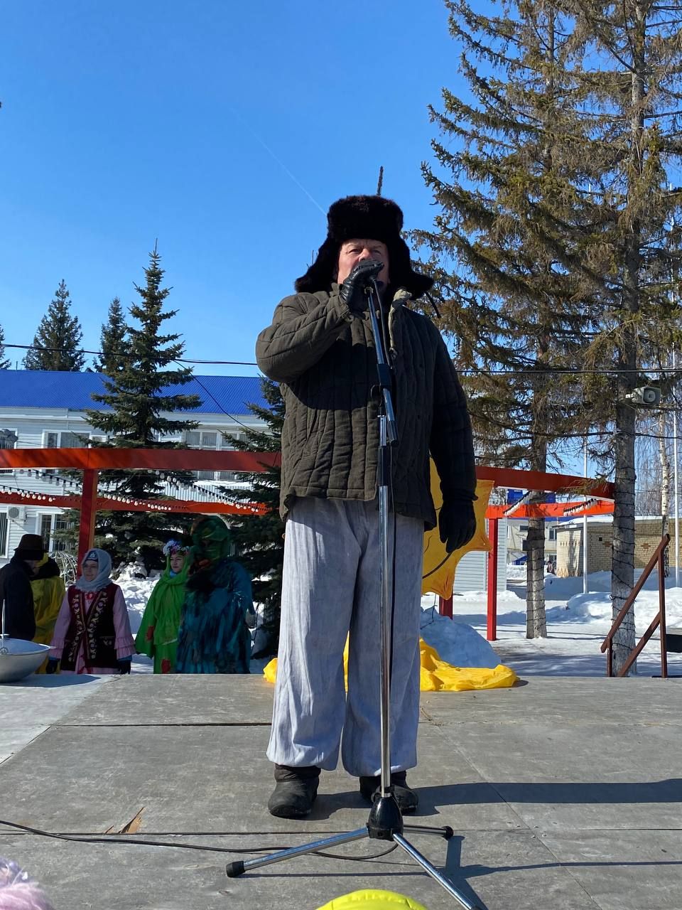 В Рыбно-Слободском районе, на центральной площади прошел праздник «Навруз»