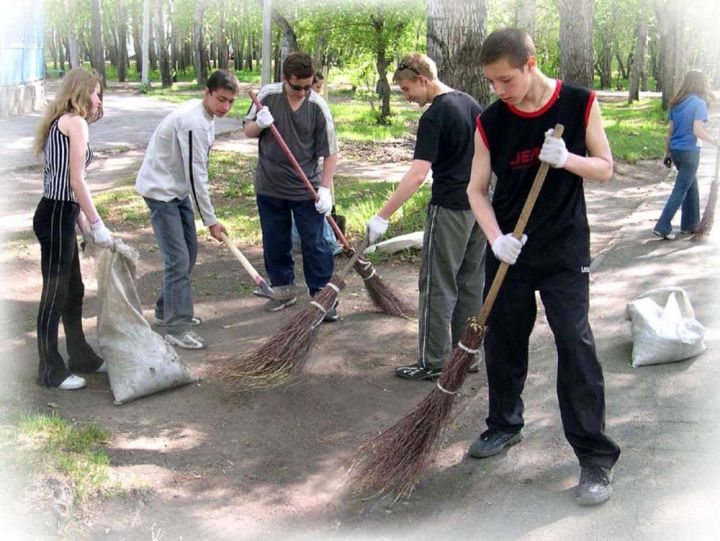 В Рыбно - Слободском районе детей с детство приучают к труду