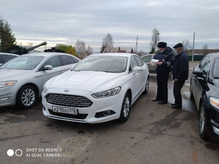 Инспекторы ОГИБДД Рыбно-Слободского района проверили служебные автомобили госслужащих