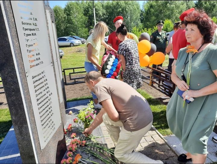 В преддверии Дня памяти и скорби в Мельничном Починке состоялось открытие памятной стелы