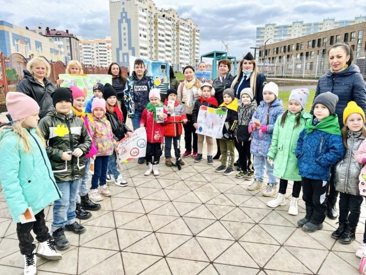 В Татарстане автоинспекторы провели мастер-класс по безопасной езде на велосипедах и самокатах