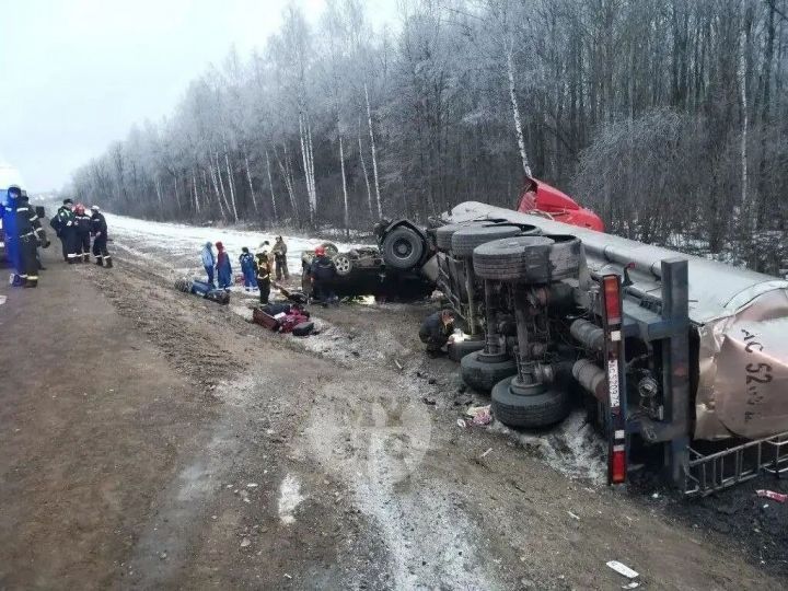 Жертвами смертельной аварии стали 9 человек