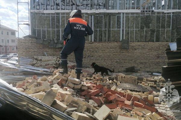 В Татарстане двое людей пострадали от рухнувшей стены строящегося дома