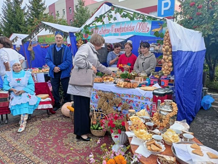 В Рыбно-Слободском районе проходит ярмарка в поддержку бойцов СВО