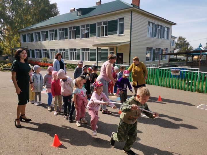 Юные рыбнослободцы выступили в поддержку мира и дружбы