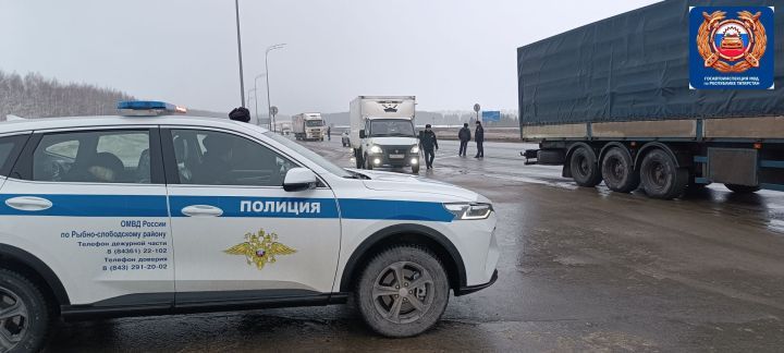 В Рыбно - Слободском районе проверили автобусы