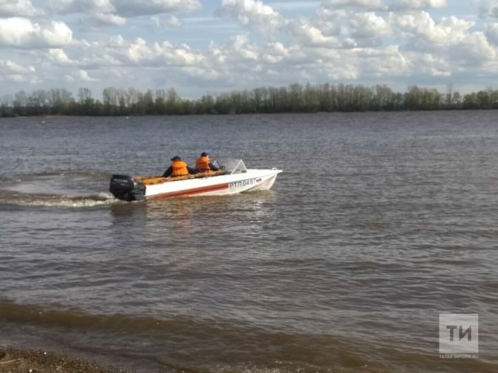 Рыбаки, оказавшиеся за бортом, были спасены