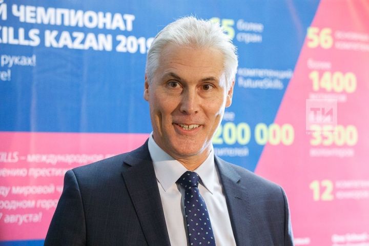 Исполнительный директор WorldSkills рассказал казанским школьникам о важности рабочих профессий